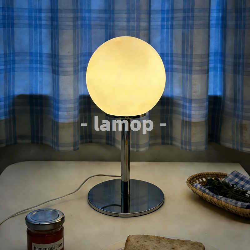 Led Lighting Decor - Lampa stołowa z mlecznobiałą, chromowaną podstawą,