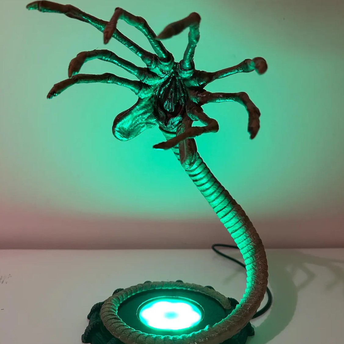 Lampka nocna Alien Facehugger, – Lighting Decoration For Home recenzja i cena